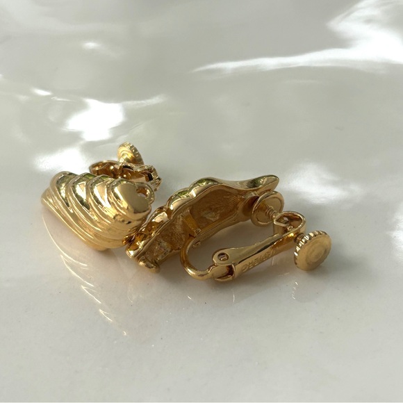 Vintage 1960s Napier Gold Tone Screw Clip Earrings - Picture 10 of 10